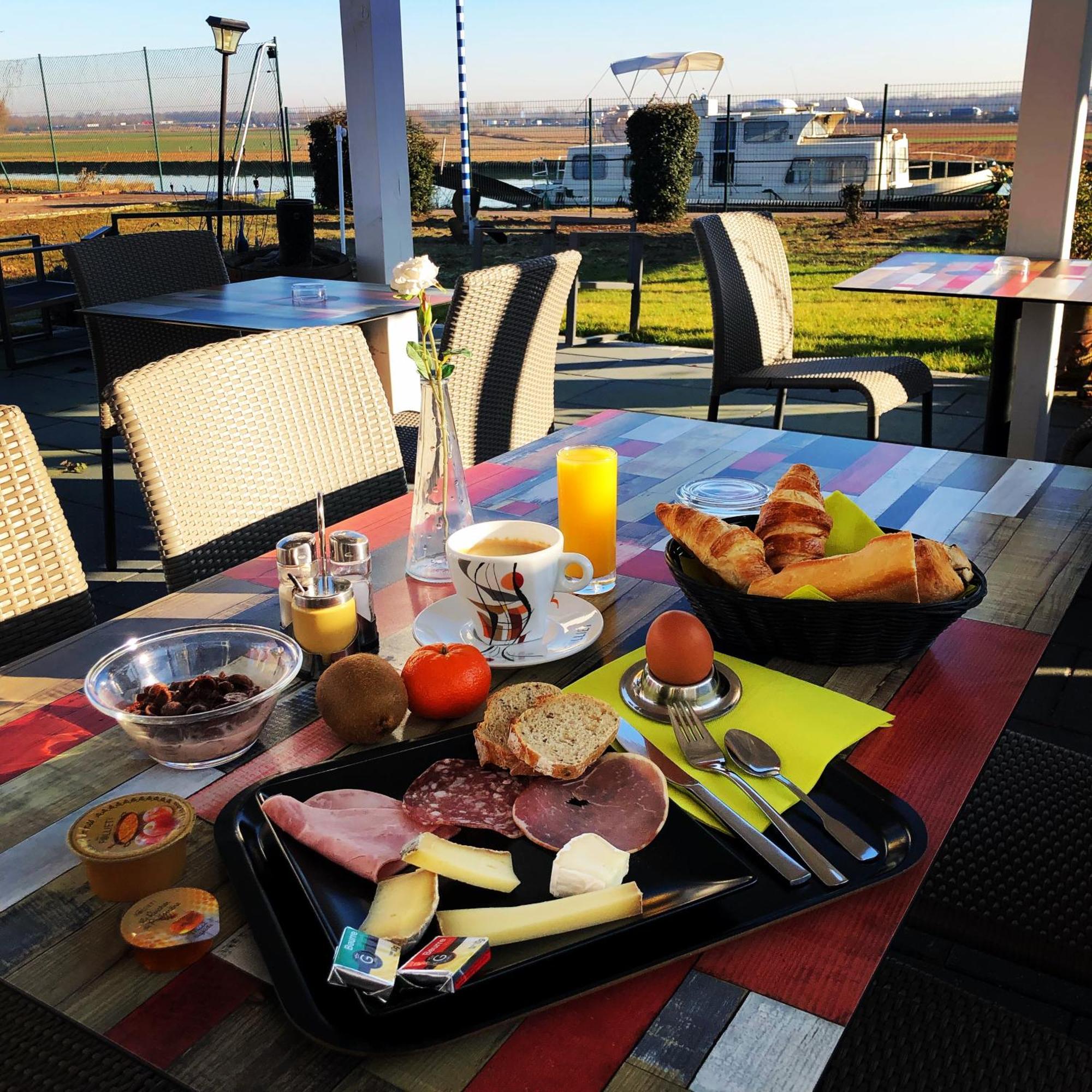 Hotel Restaurant Argos, Strasbourg Nord Vendenheim Exteriör bild